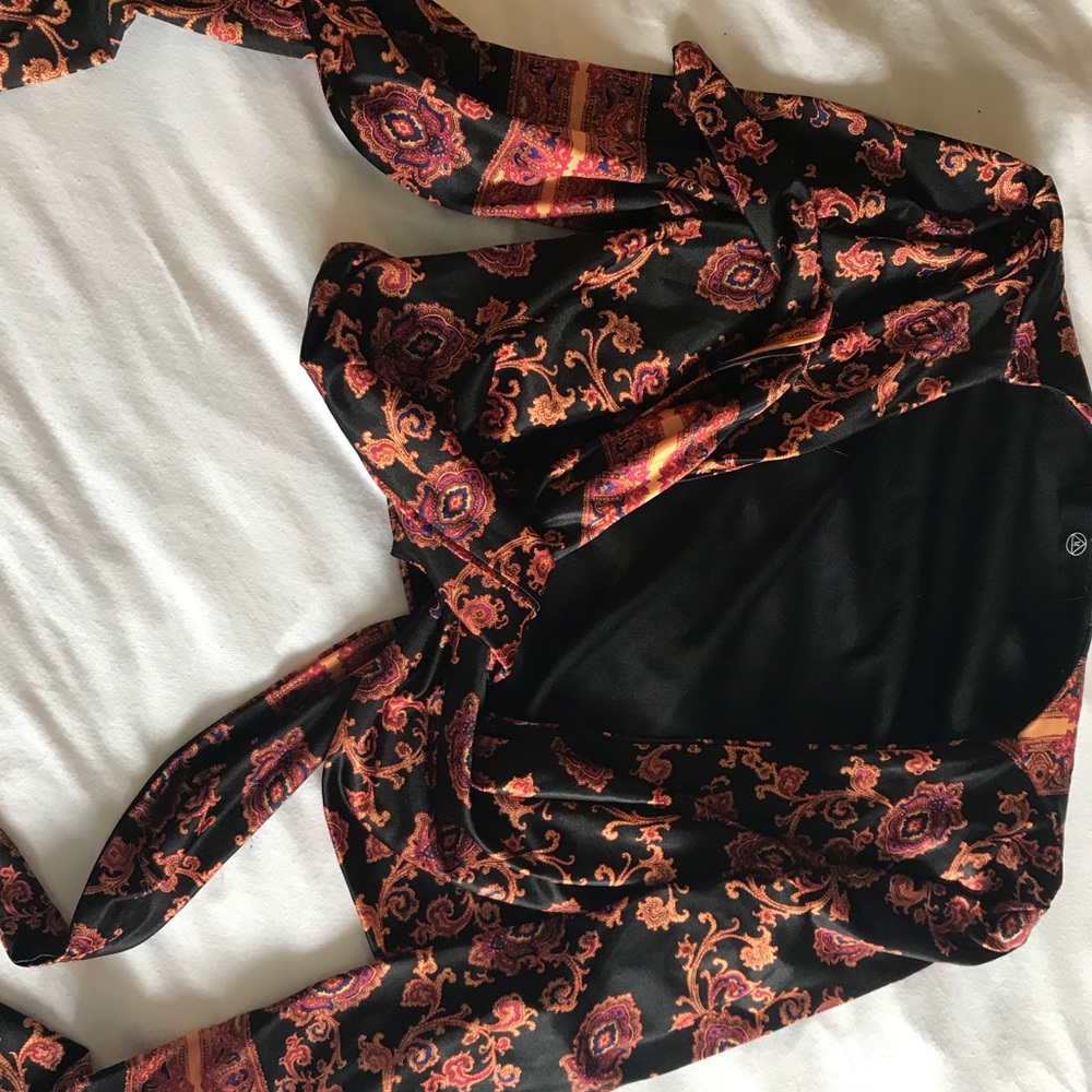 miss guided knot top